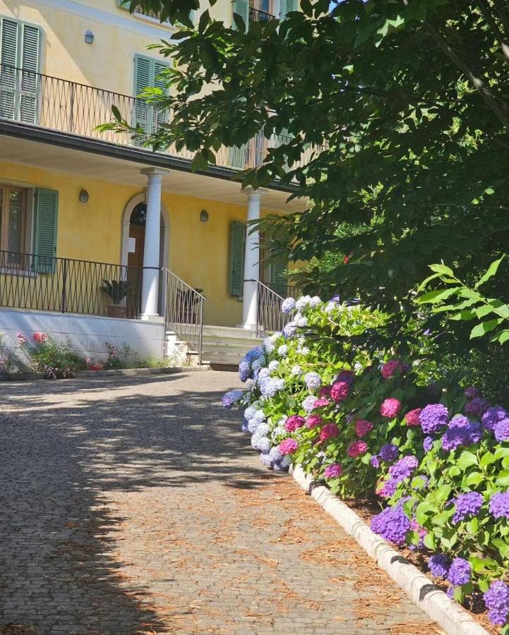 L'Ortensia Della Villa Isabella, Camera Con Vista Lago, Balcone Sul Parco E Bagno Esclusivo All'Esterno Della Camera Stresa Eksteriør billede